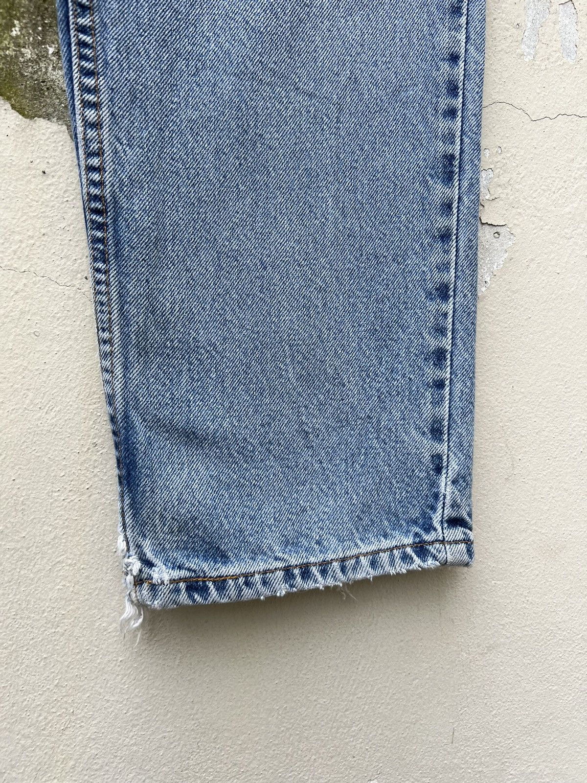 Levi's VTG 2000 Levi’s 540 Fade Light Blue Denim Relaxed Fit Jeans Size US 34 / EU 50 - 13 Thumbnail