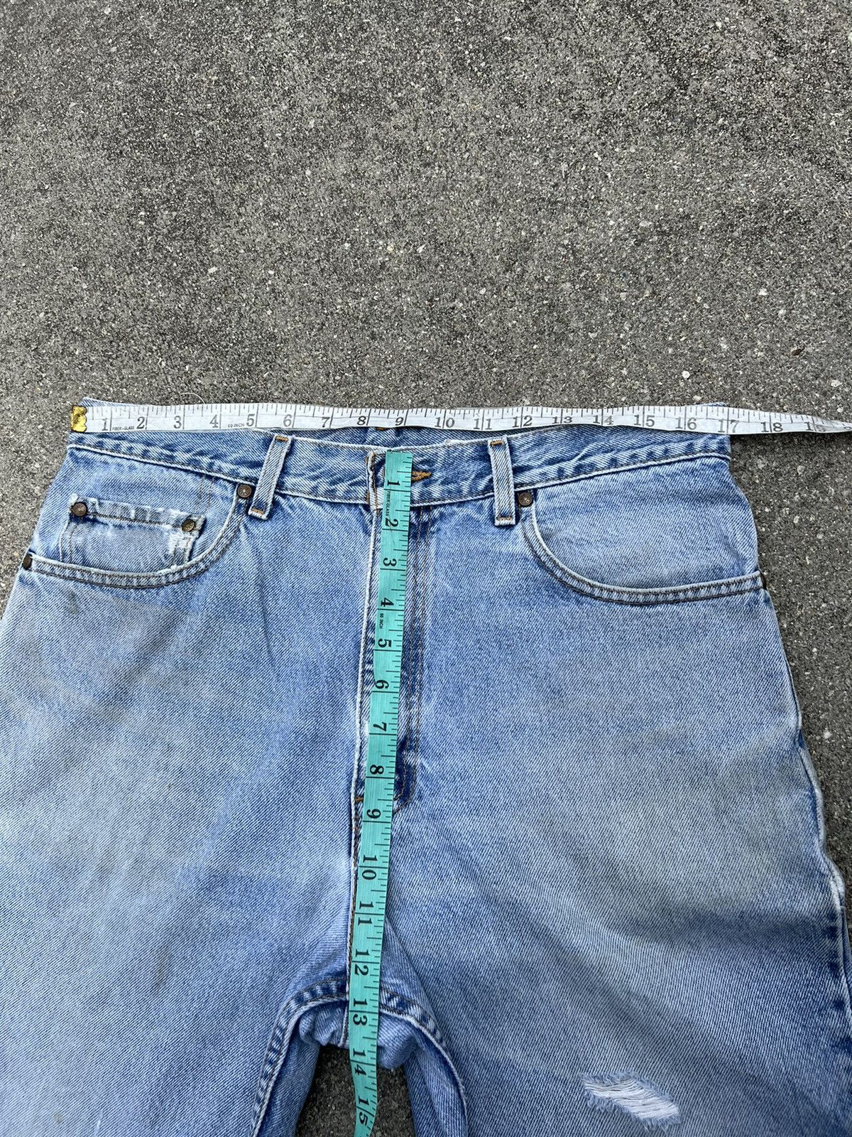 Levi's VTG 2000 Levi’s 540 Fade Light Blue Denim Relaxed Fit Jeans Size US 34 / EU 50 - 2 Thumbnail