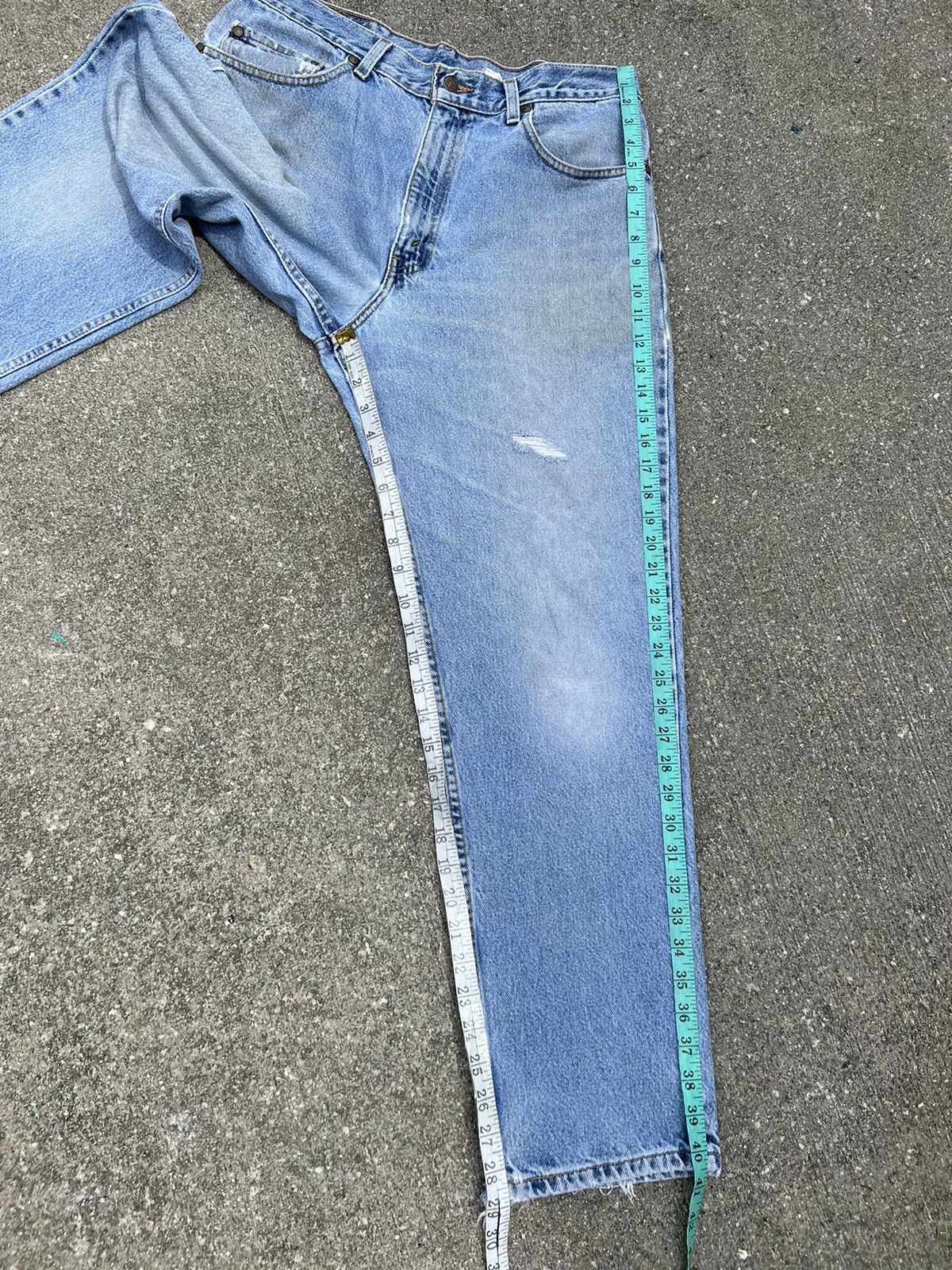 Levi's VTG 2000 Levi’s 540 Fade Light Blue Denim Relaxed Fit Jeans Size US 34 / EU 50 - 4 Thumbnail