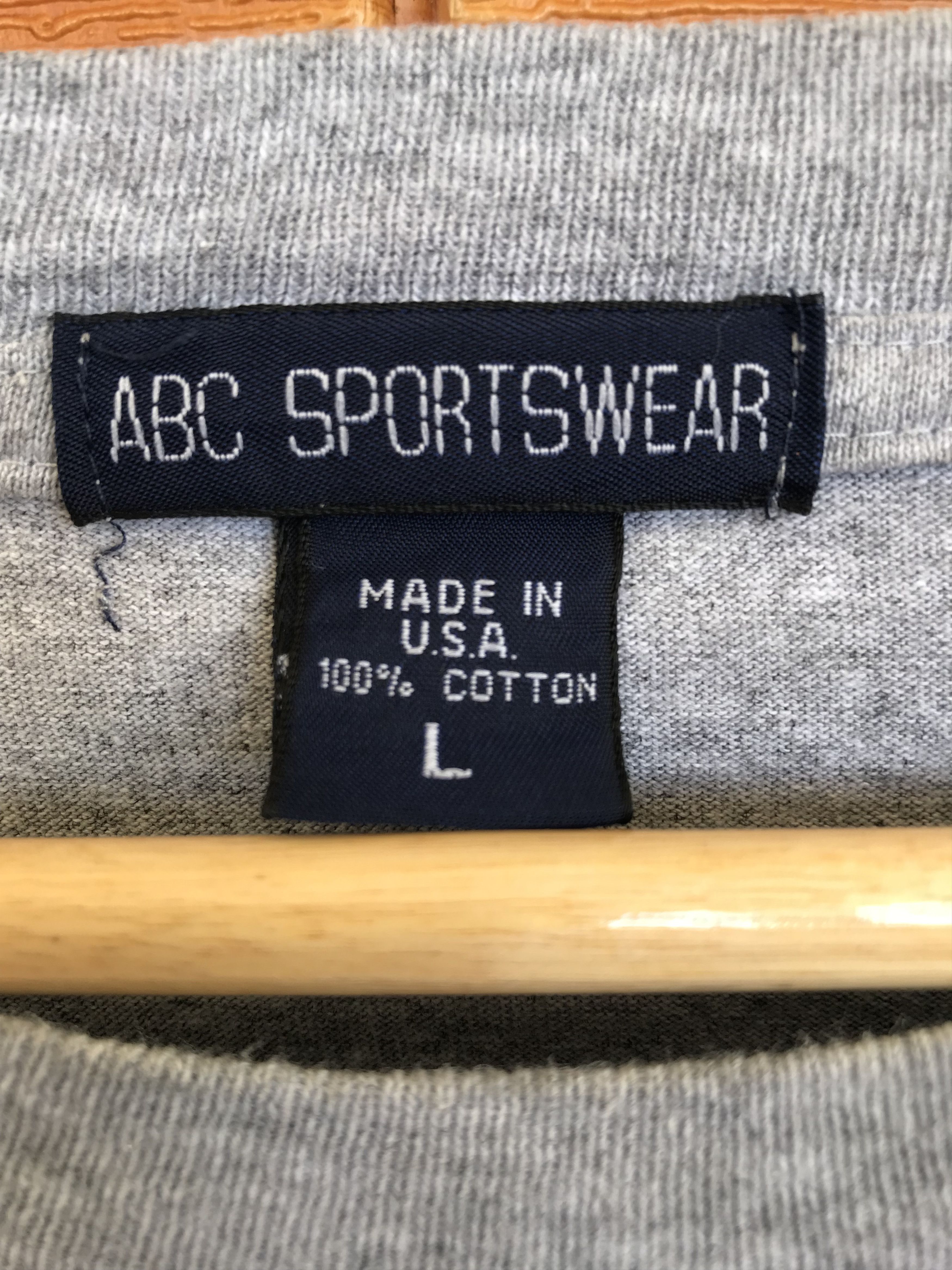 Vintage Vintage 90s ABC SPORTWEAR Hawaii T-Shirt Size US L / EU 52-54 / 3 - 11 Thumbnail