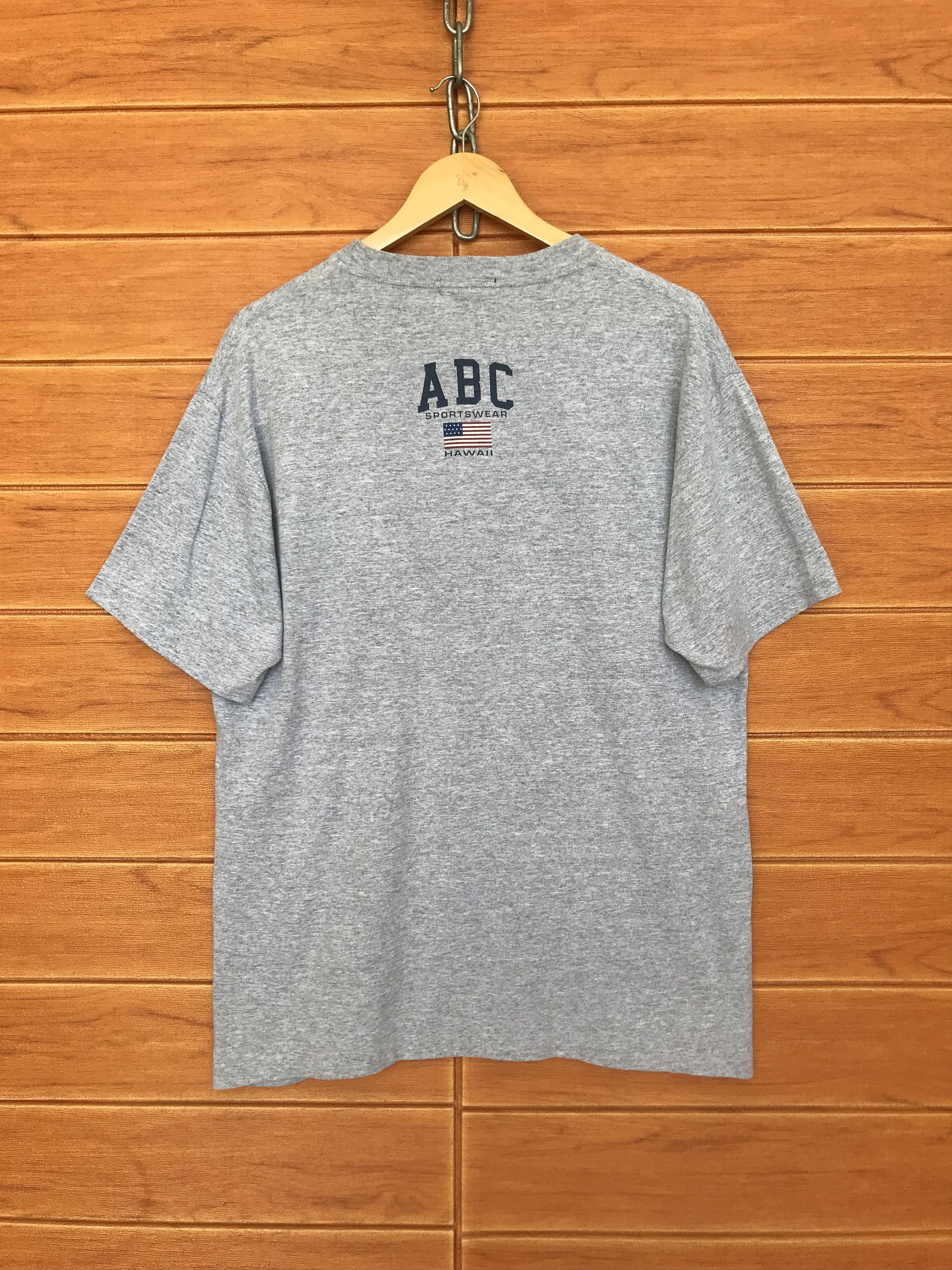 Vintage Vintage 90s ABC SPORTWEAR Hawaii T-Shirt Size US L / EU 52-54 / 3 - 9 Thumbnail