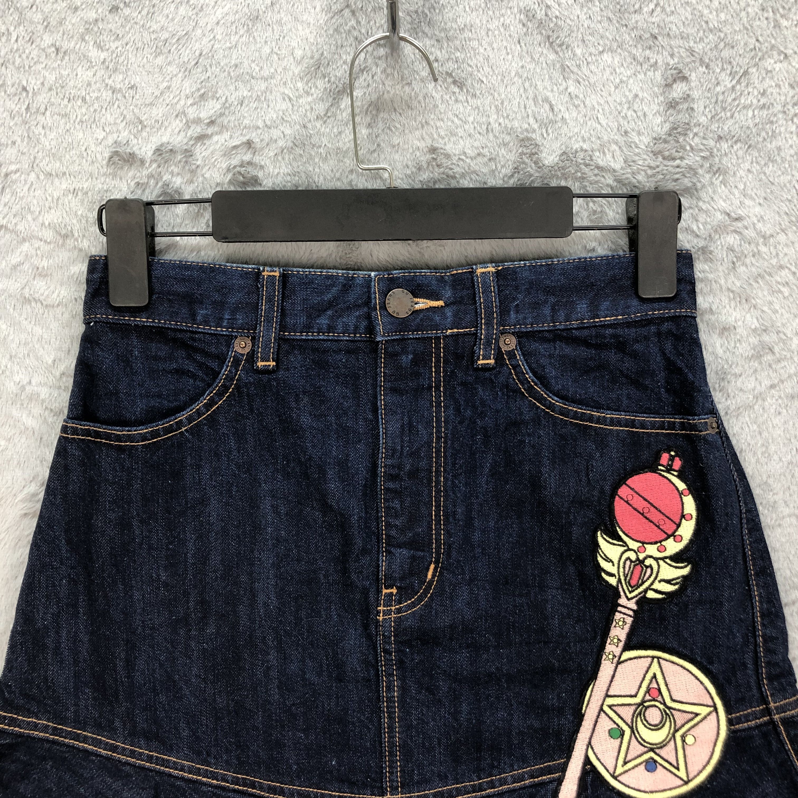 Japanese Brand SAILOR MOON X GU Japan Jeans Mini Skirt #5079-40 Size 27" / US 4 / IT 40 - 2 Thumbnail