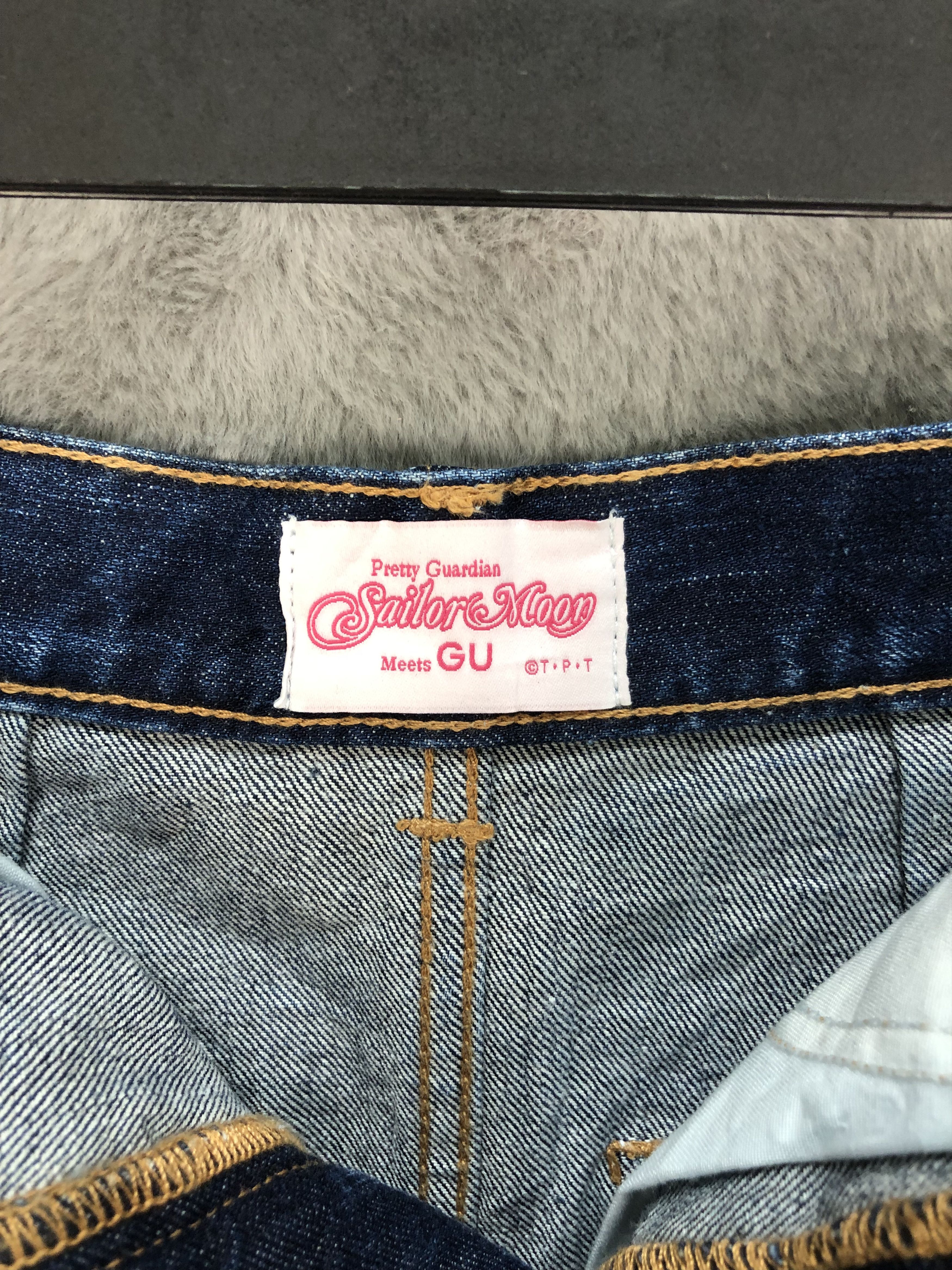 Japanese Brand SAILOR MOON X GU Japan Jeans Mini Skirt #5079-40 Size 27" / US 4 / IT 40 - 7 Thumbnail