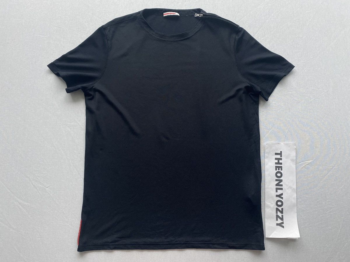 Prada Prada Vintage Red Tab Logo Zipped Black T-Shirt Size US L / EU 52-54 / 3 - 1 Thumbnail