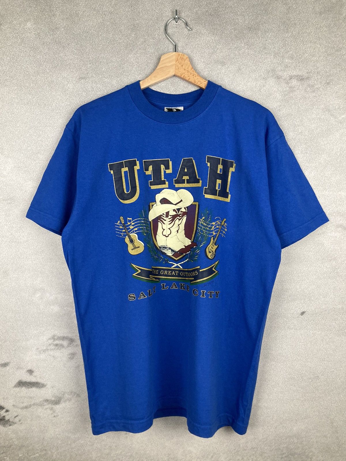 Vintage Vintage Utah USA 90s Graphic Tee Cowboys Size US L / EU 52-54 / 3 - 1 Thumbnail