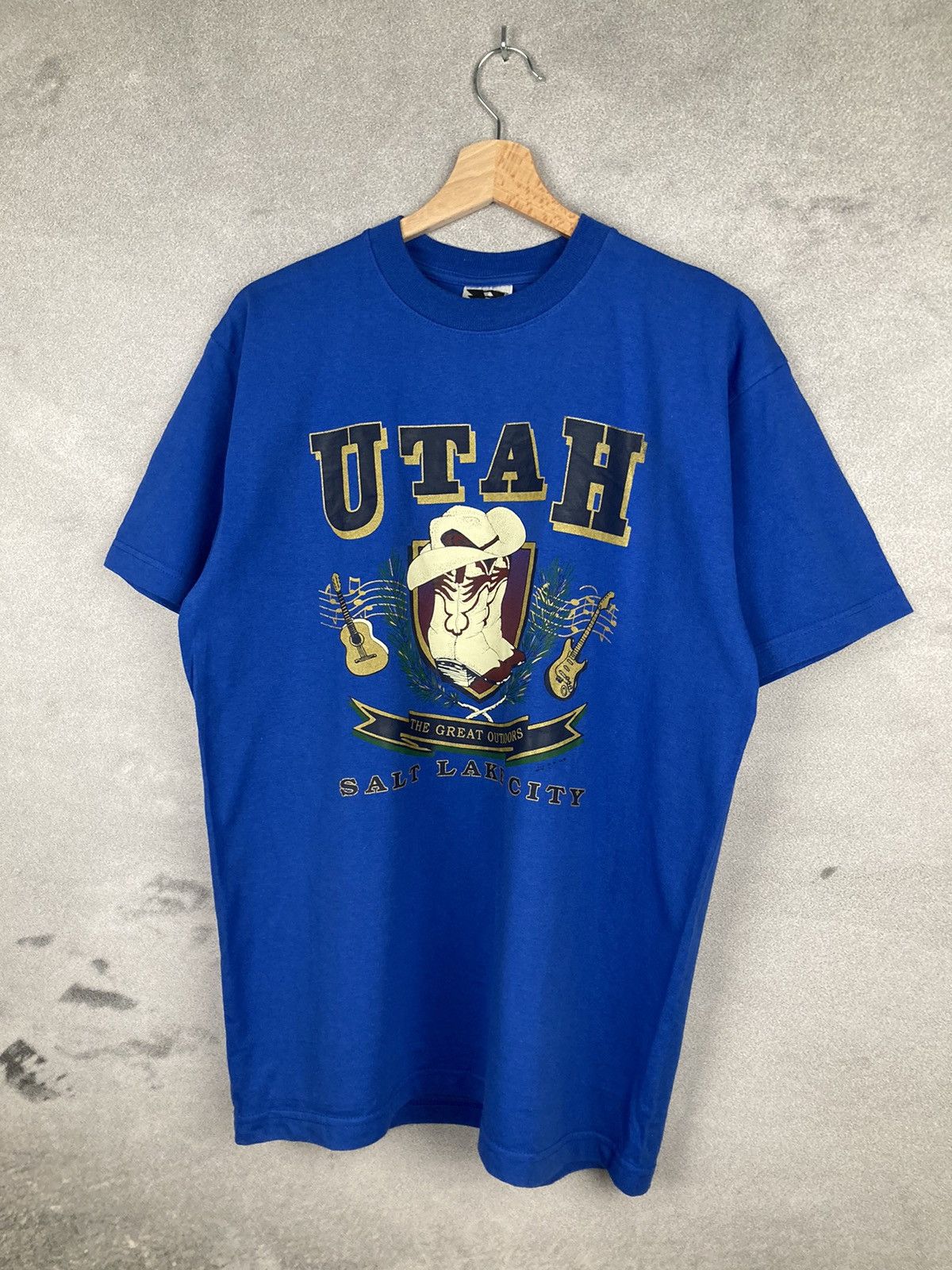 Vintage Vintage Utah USA 90s Graphic Tee Cowboys Size US L / EU 52-54 / 3 - 2 Thumbnail