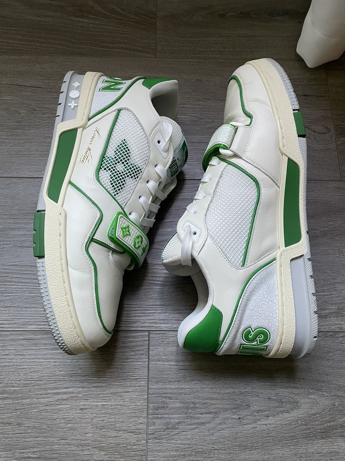 Louis Vuitton Louis Vuitton White Green Mesh Strap Trainer Sneaker Size US 10 / EU 43 - 3 Thumbnail