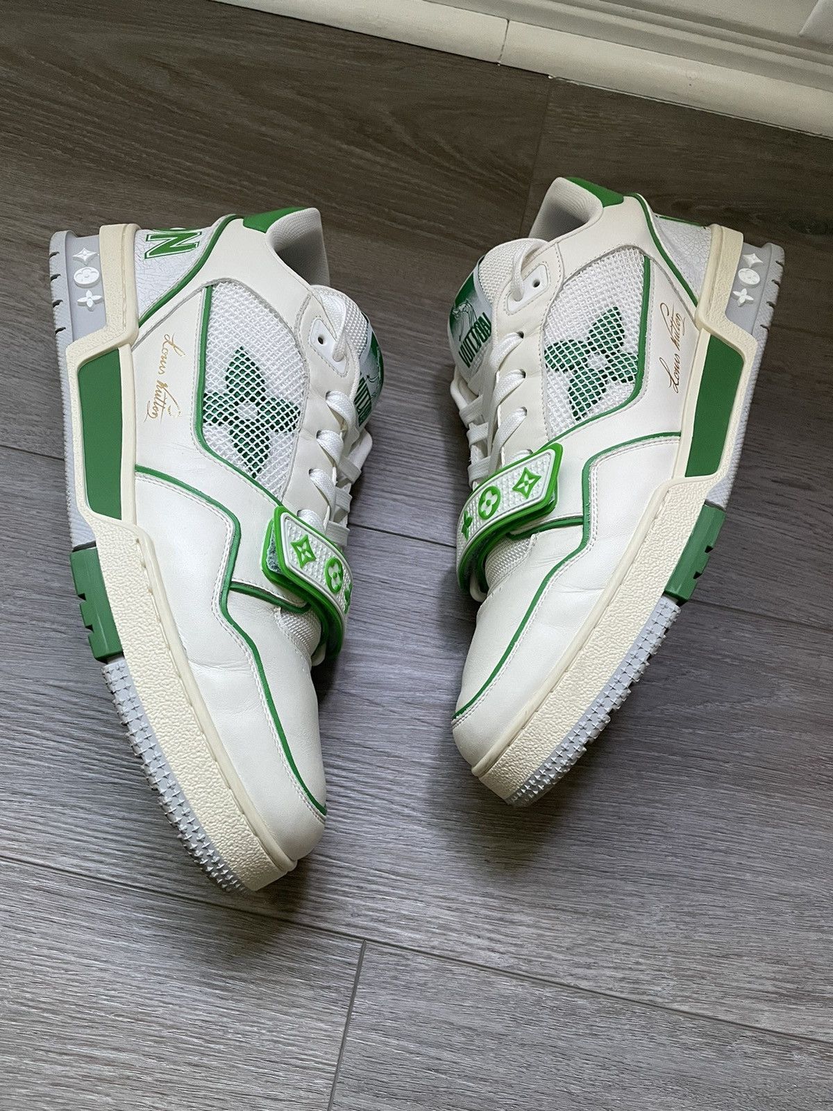 Louis Vuitton Louis Vuitton White Green Mesh Strap Trainer Sneaker Size US 10 / EU 43 - 2 Thumbnail