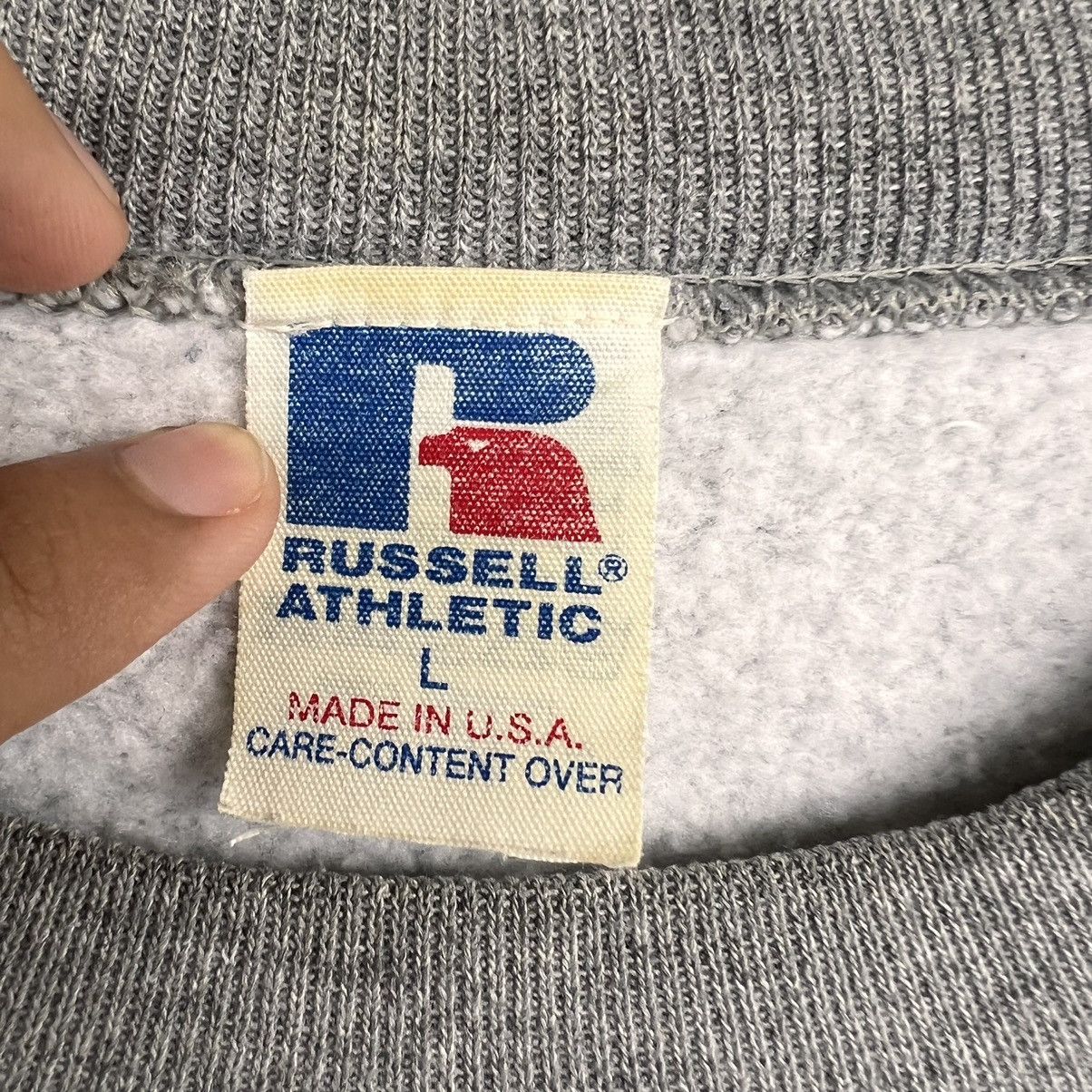 Russell Athletic × Vintage Vintage Russell Athletic Grey Crewneck Sweatshirt Large Size Size US L / EU 52-54 / 3 - 3 Thumbnail