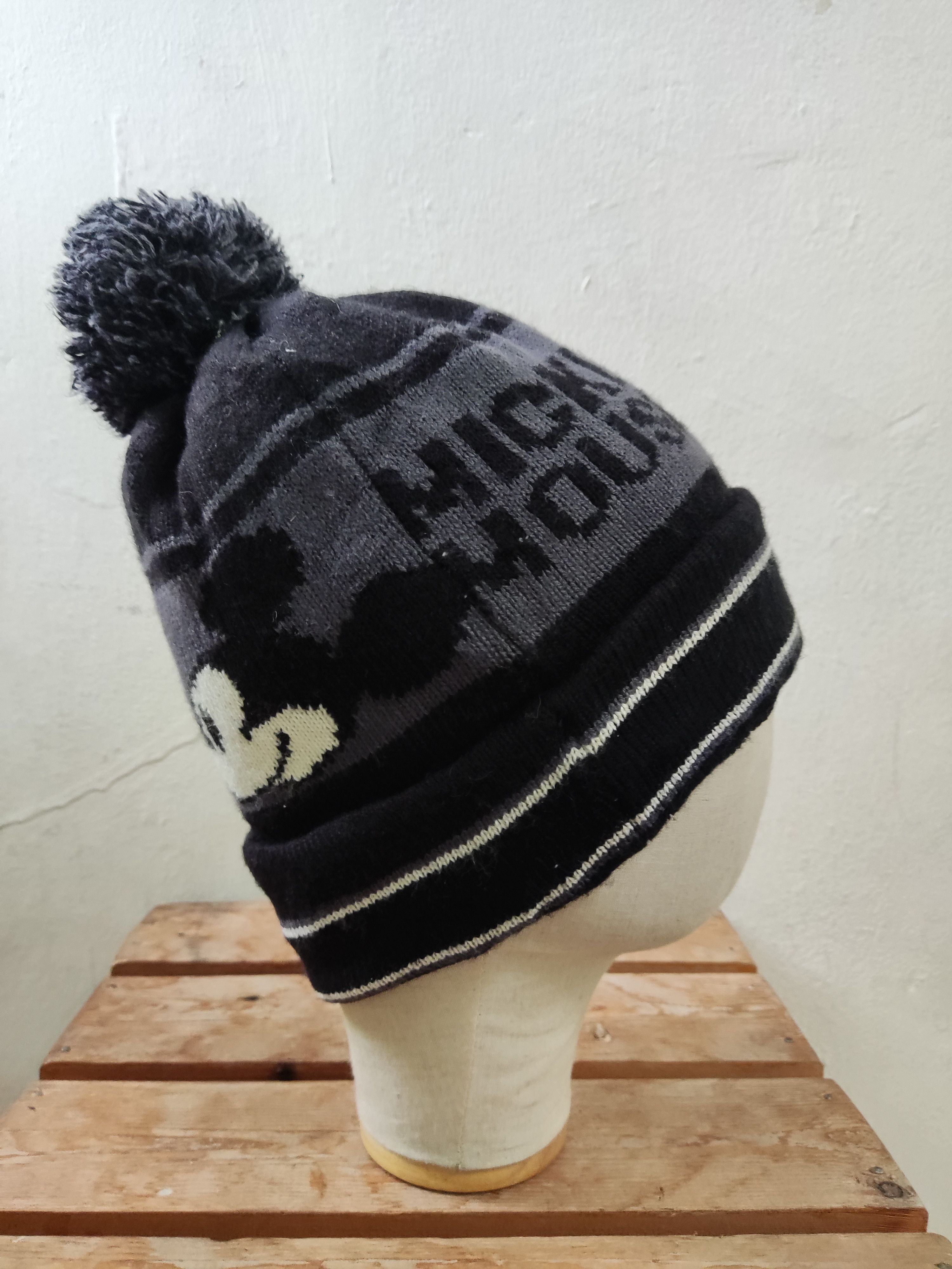 Disney Disney Mickey Mouse Pom Beanie Hat Disneyland Size ONE SIZE - 4 Thumbnail
