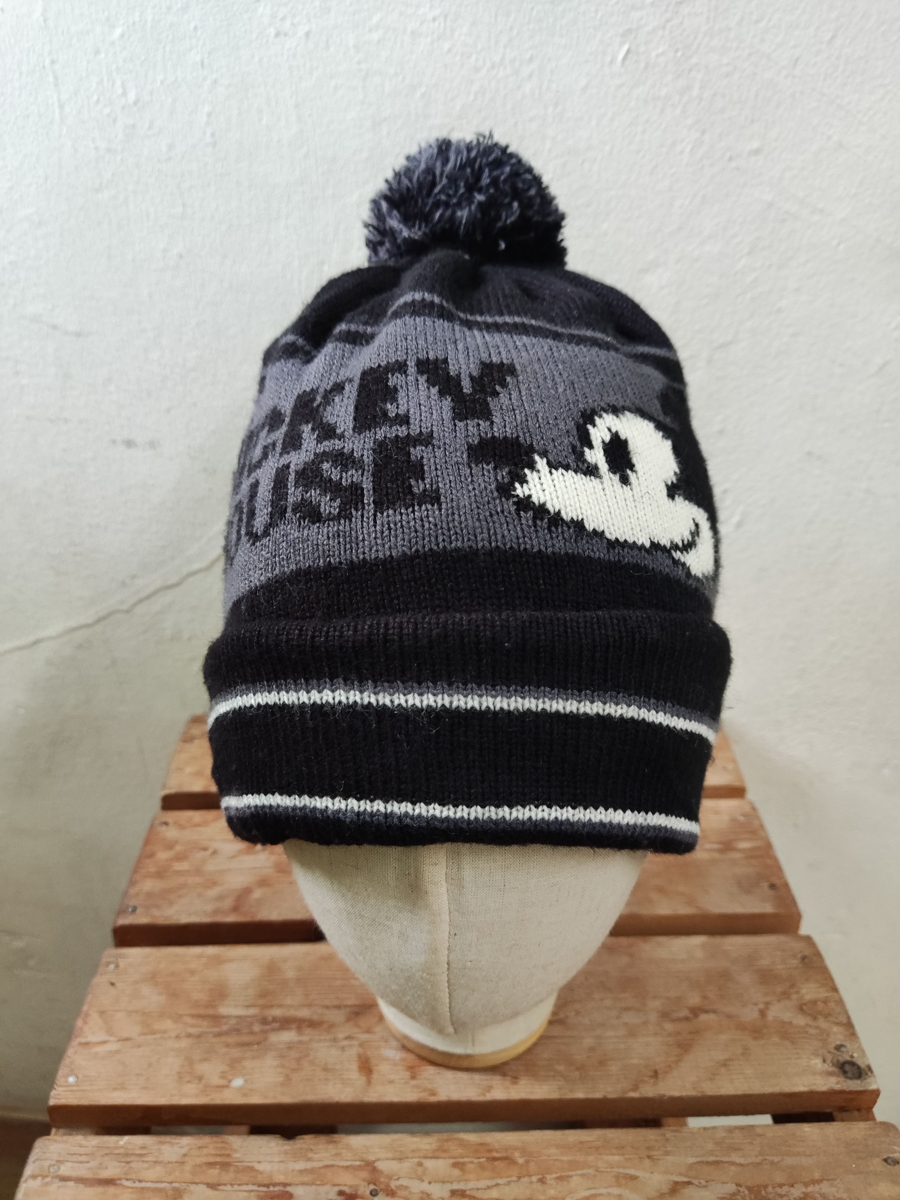 Disney Disney Mickey Mouse Pom Beanie Hat Disneyland Size ONE SIZE - 1 Thumbnail