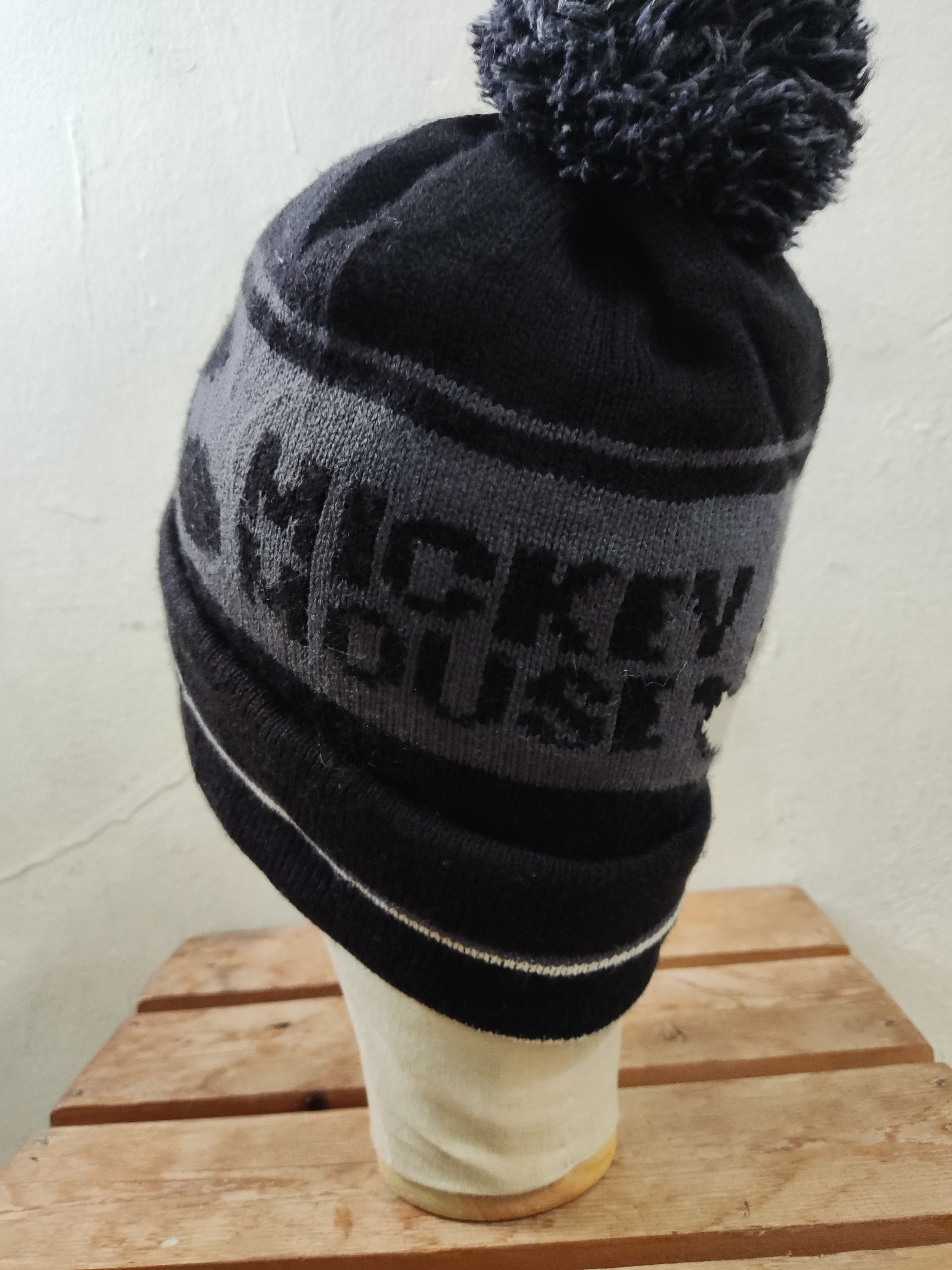 Disney Disney Mickey Mouse Pom Beanie Hat Disneyland Size ONE SIZE - 7 Thumbnail
