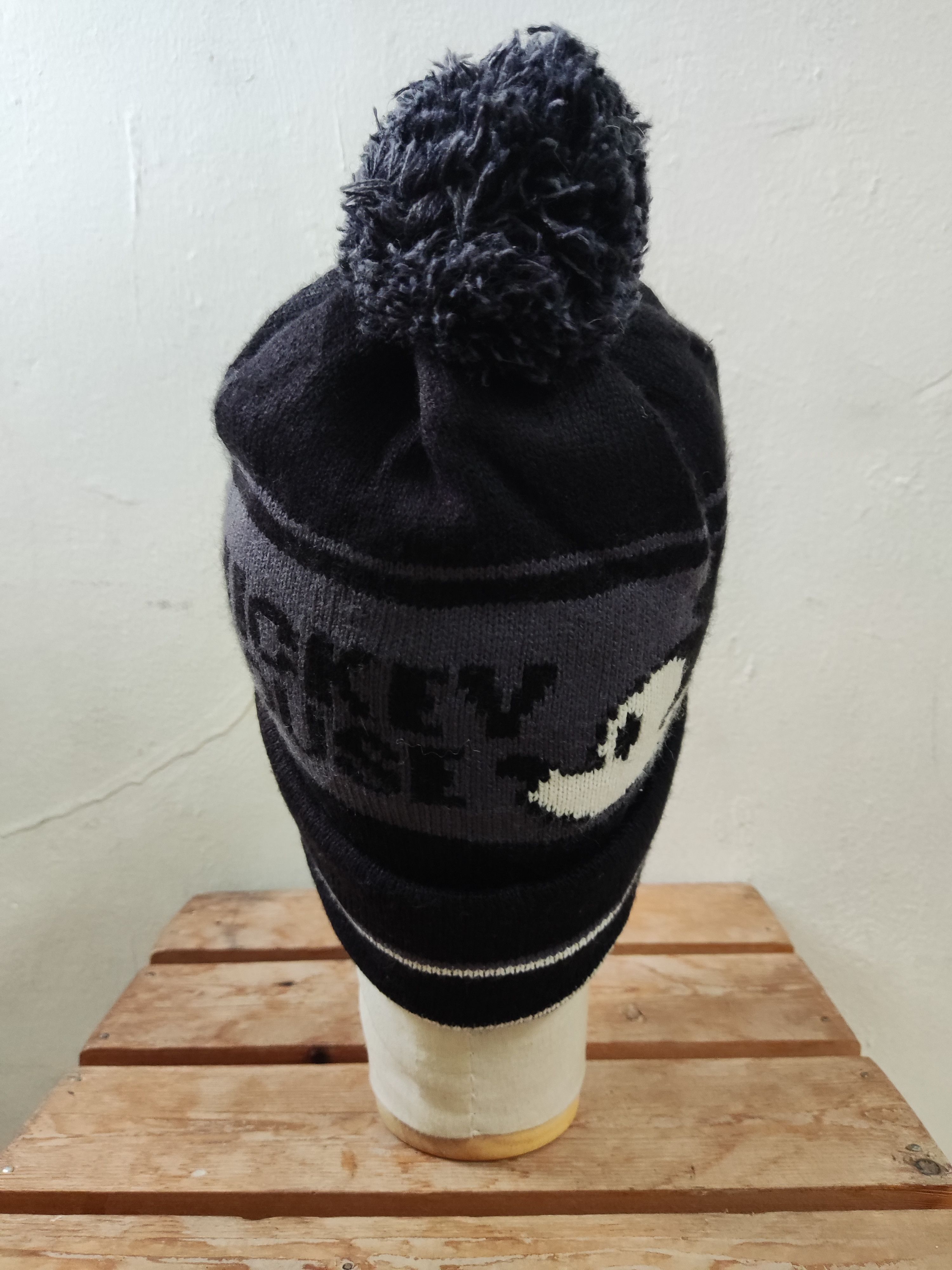 Disney Disney Mickey Mouse Pom Beanie Hat Disneyland Size ONE SIZE - 6 Thumbnail