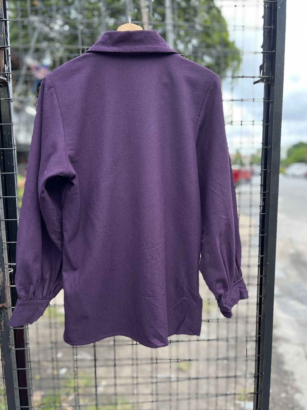 Vintage × Yves Saint Laurent Yves Saint Laurent chemisiers purple single breasted Size S / US 4 / IT 40 - 9 Thumbnail