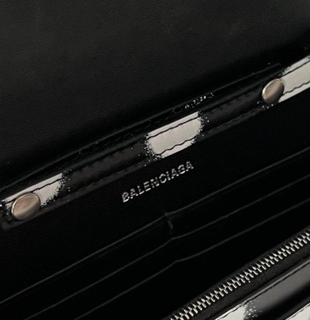 Balenciaga Balenciaga Hourglass Polka Dot Wallet on Chain Bag Size ONE SIZE - 10 Thumbnail