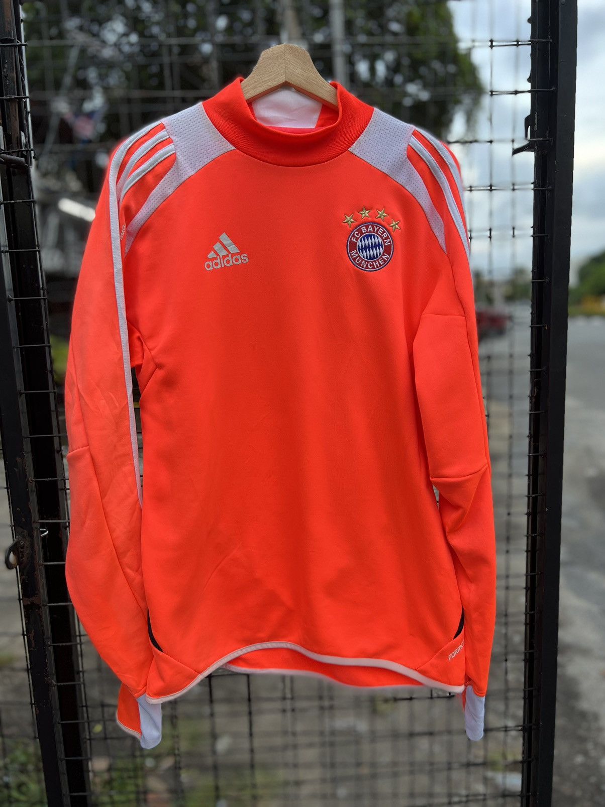 Adidas Sample item Adidas long sleeve Jersey Bayern Munich Size US L / EU 52-54 / 3 - 1 Thumbnail