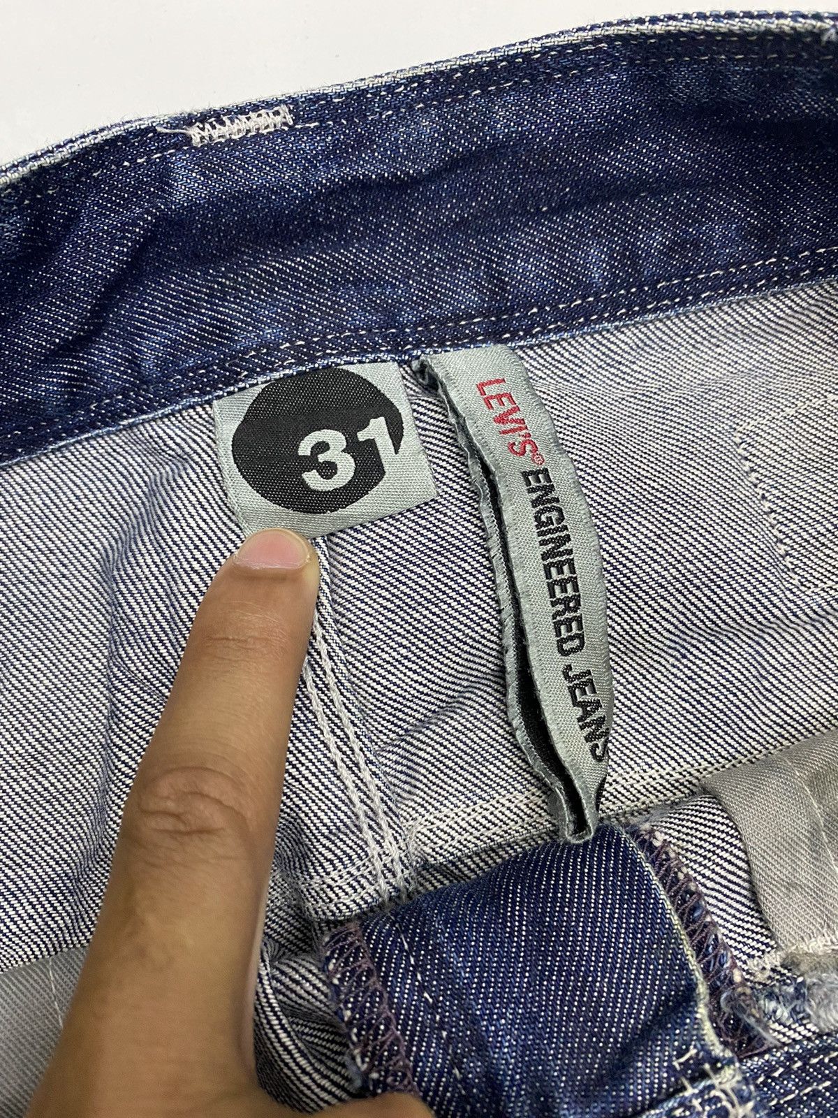 20471120 FLARE🔥LEVIS ENGINEERED MULTI POCKET CUSTOM DISTRESSED Size US 31 - 13 Thumbnail