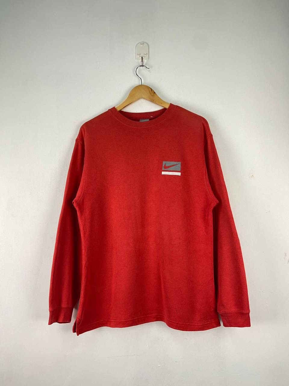 Vintage Vintage Y2K 00s Nike Sweatshirt Size US L / EU 52-54 / 3 - 2 Thumbnail