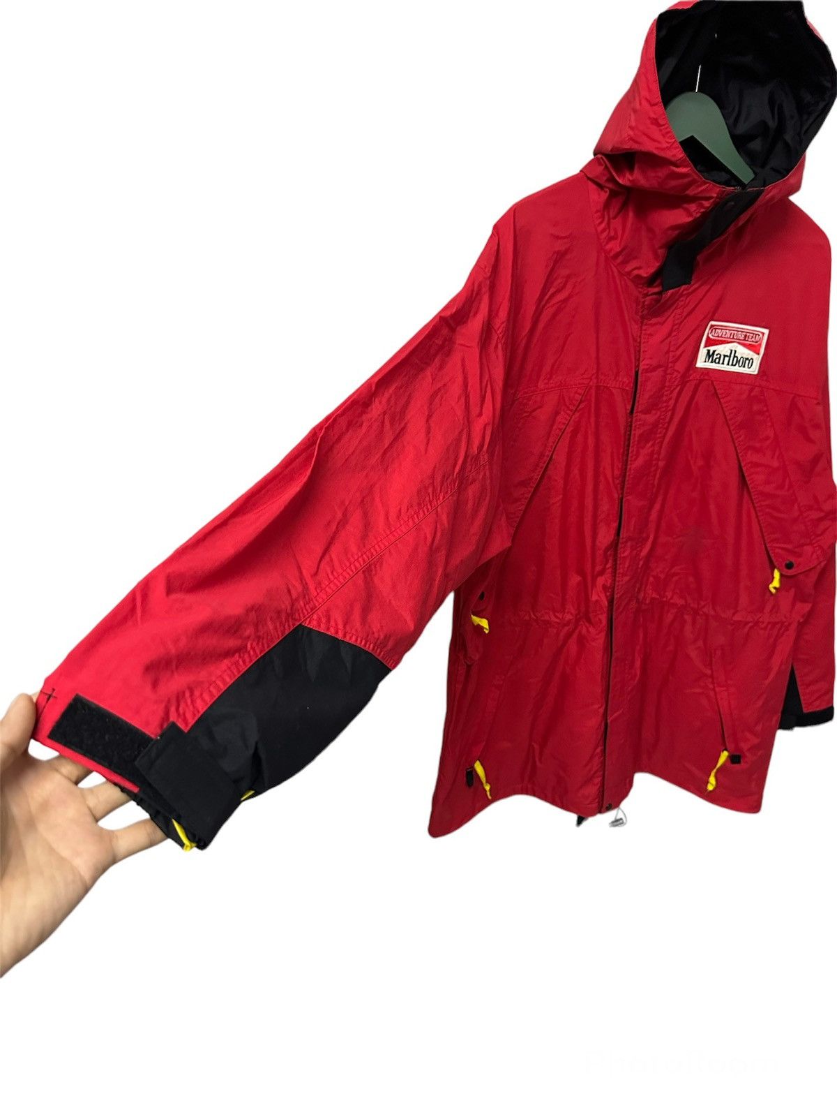 Vintage MARLBORO ADVENTURE TEAM Multipocket Hoodie Jacket