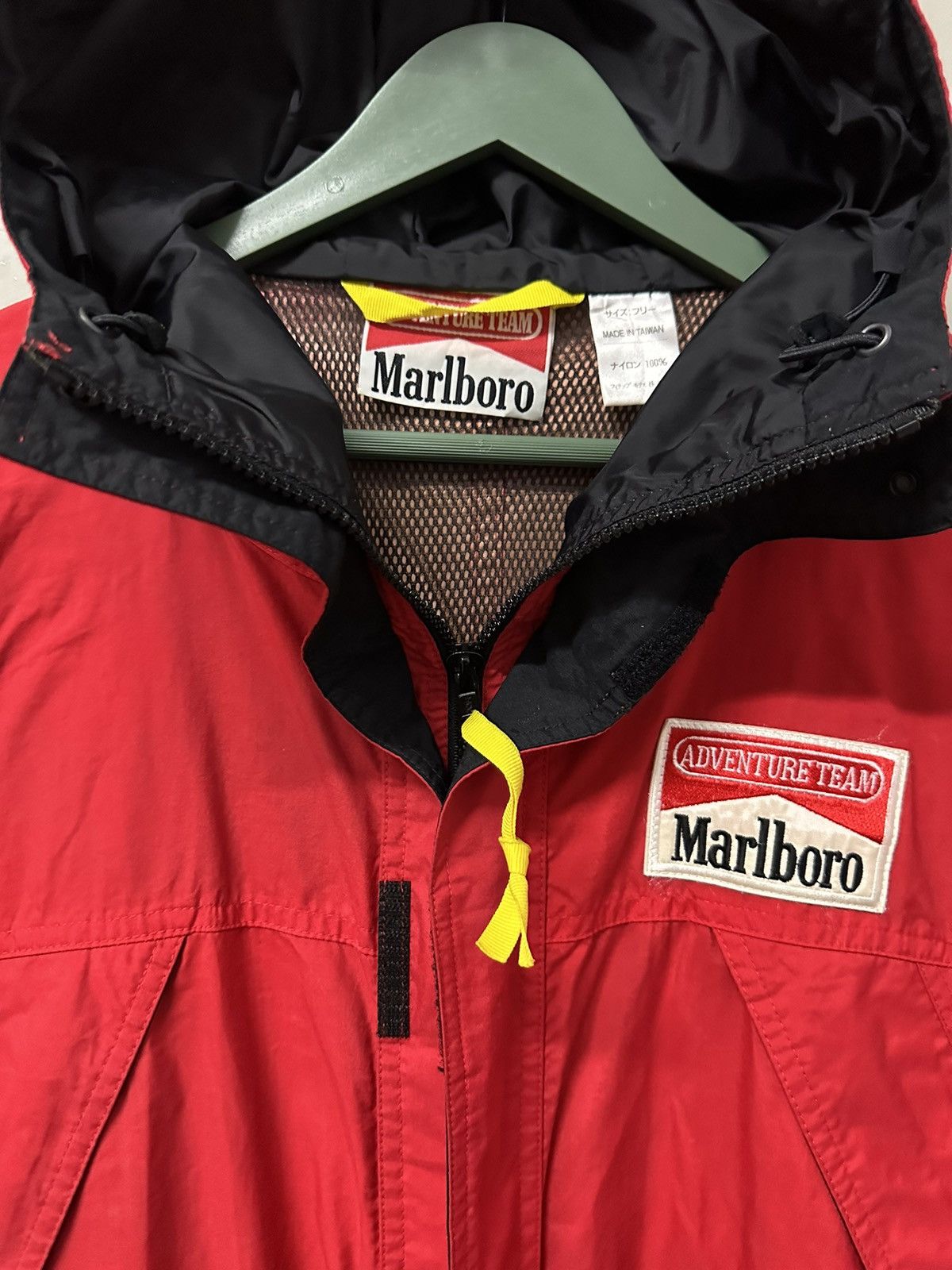 Vintage MARLBORO ADVENTURE TEAM Multipocket Hoodie Jacket