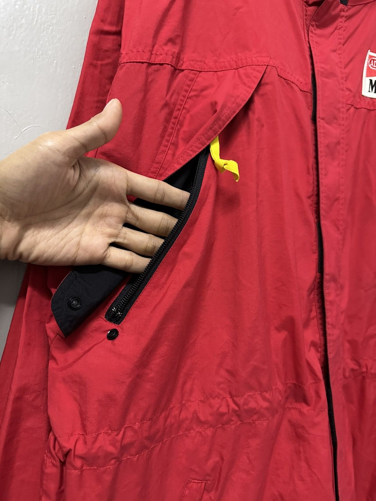 Vintage MARLBORO ADVENTURE TEAM Multipocket Hoodie Jacket