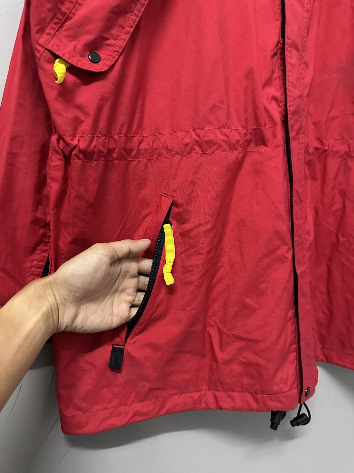 Vintage MARLBORO ADVENTURE TEAM Multipocket Hoodie Jacket