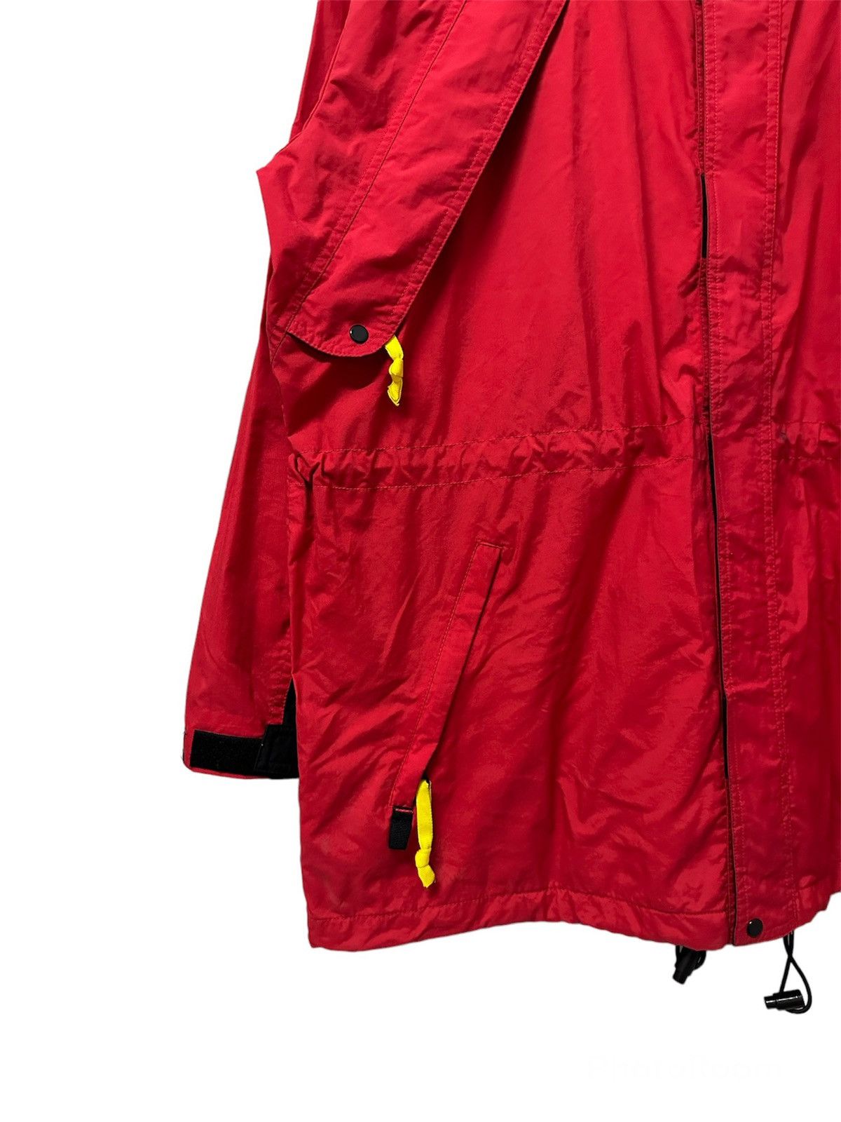 Vintage MARLBORO ADVENTURE TEAM Multipocket Hoodie Jacket
