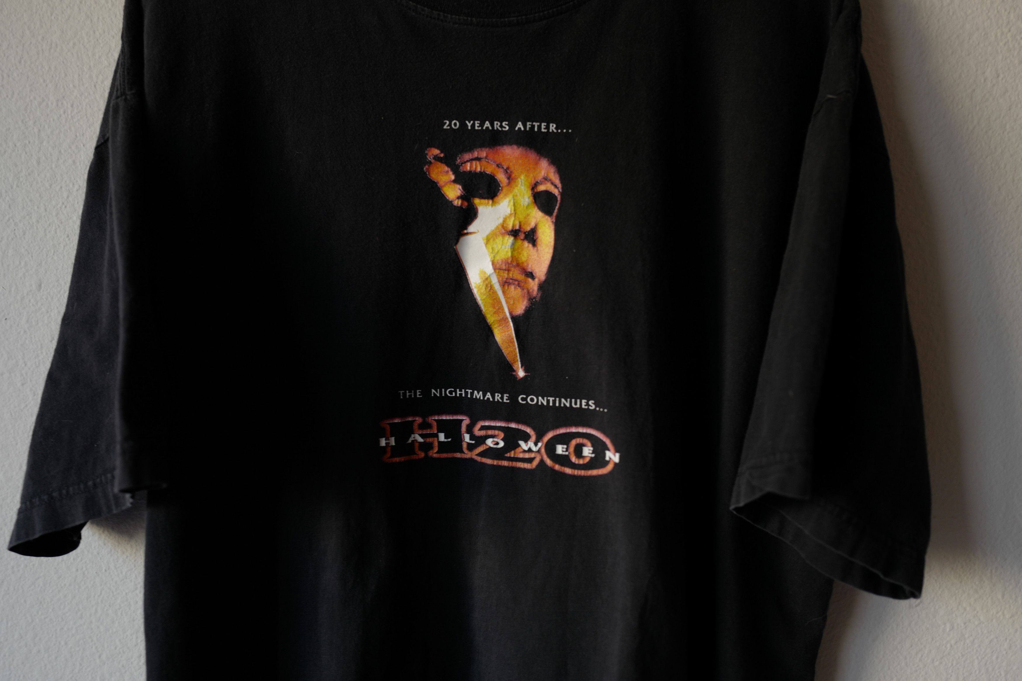 Vintage Vintage 90's Halloween - The Nightmare Continues Tee Size US XL / EU 56 / 4 - 2 Thumbnail