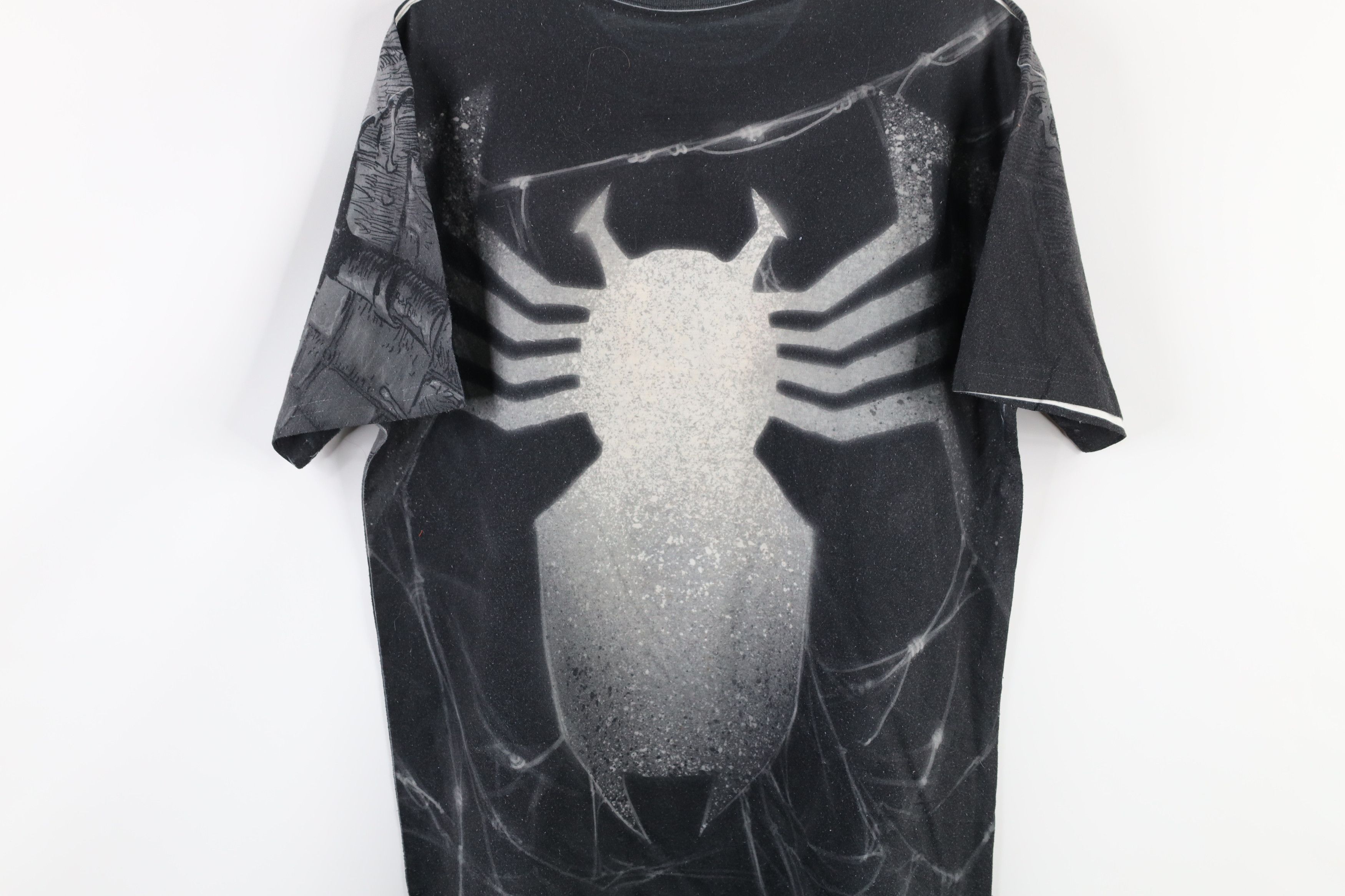Vintage Vintage Marvel Comics Venom Spiderman All Over Print T-Shirt Size US M / EU 48-50 / 2 - 9 Preview