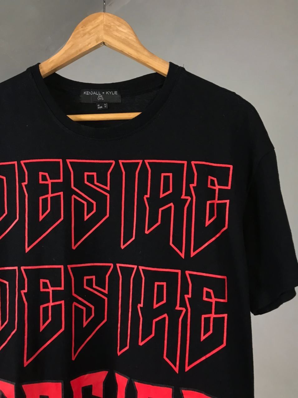 Designer × Kendall And Kylie Kendal and Kylie designer overprinted black tee Size US S / EU 44-46 / 1 - 2 Thumbnail