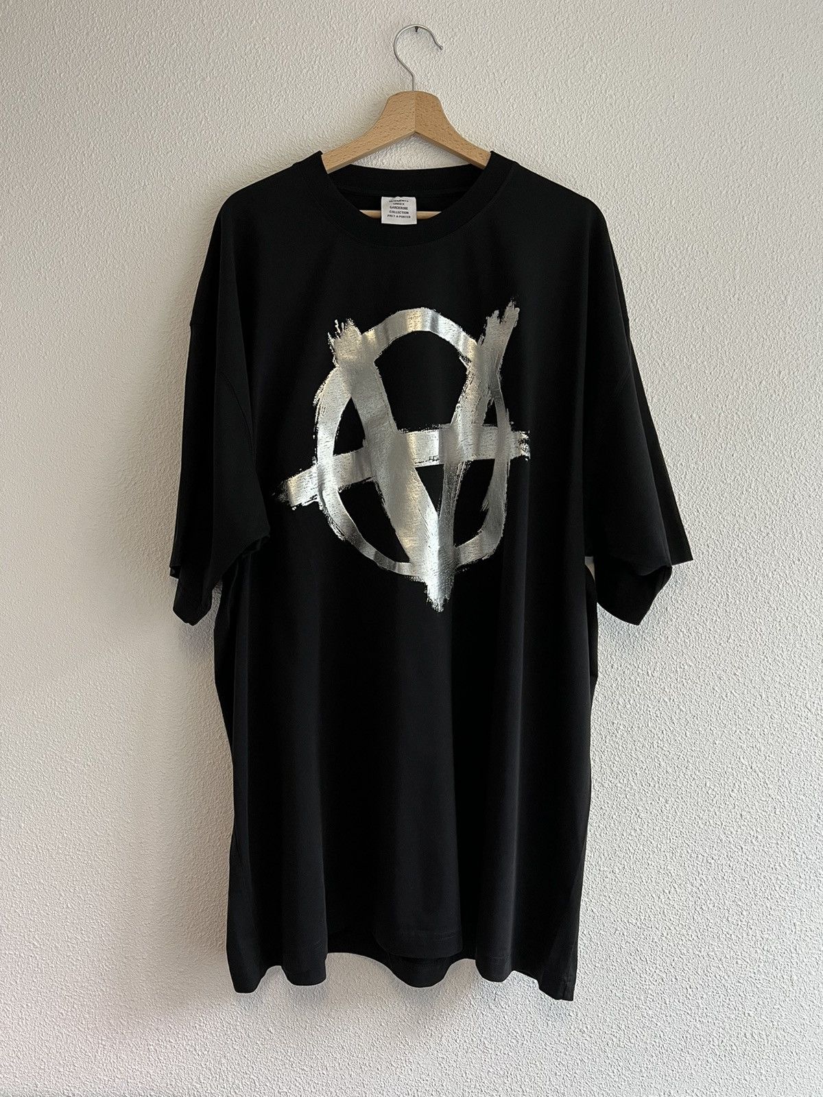 Vetements Vetements Anarchy Gothic Logo T Shirt Black Silver Grailed