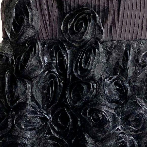 Marc by Marc Jacobs Marc by Marc Jacobs Black Rosette Applique Silk Mini Dress Size XS / US 0-2 / IT 36-38 - 8 Thumbnail