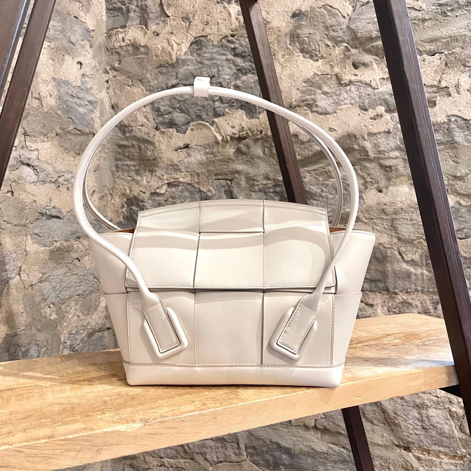 Bottega Veneta Bottega Veneta Ivory Leather Intrecciato Small Arco Handbag Size ONE SIZE - 1 Thumbnail