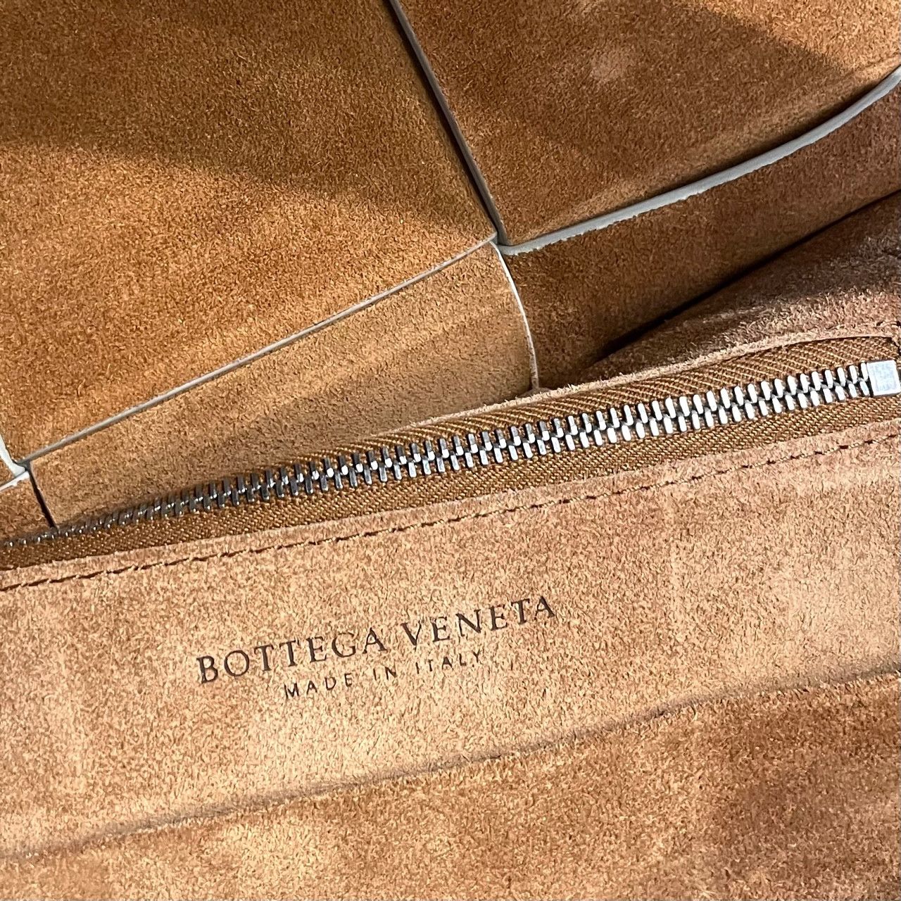 Bottega Veneta Bottega Veneta Ivory Leather Intrecciato Small Arco Handbag Size ONE SIZE - 10 Thumbnail