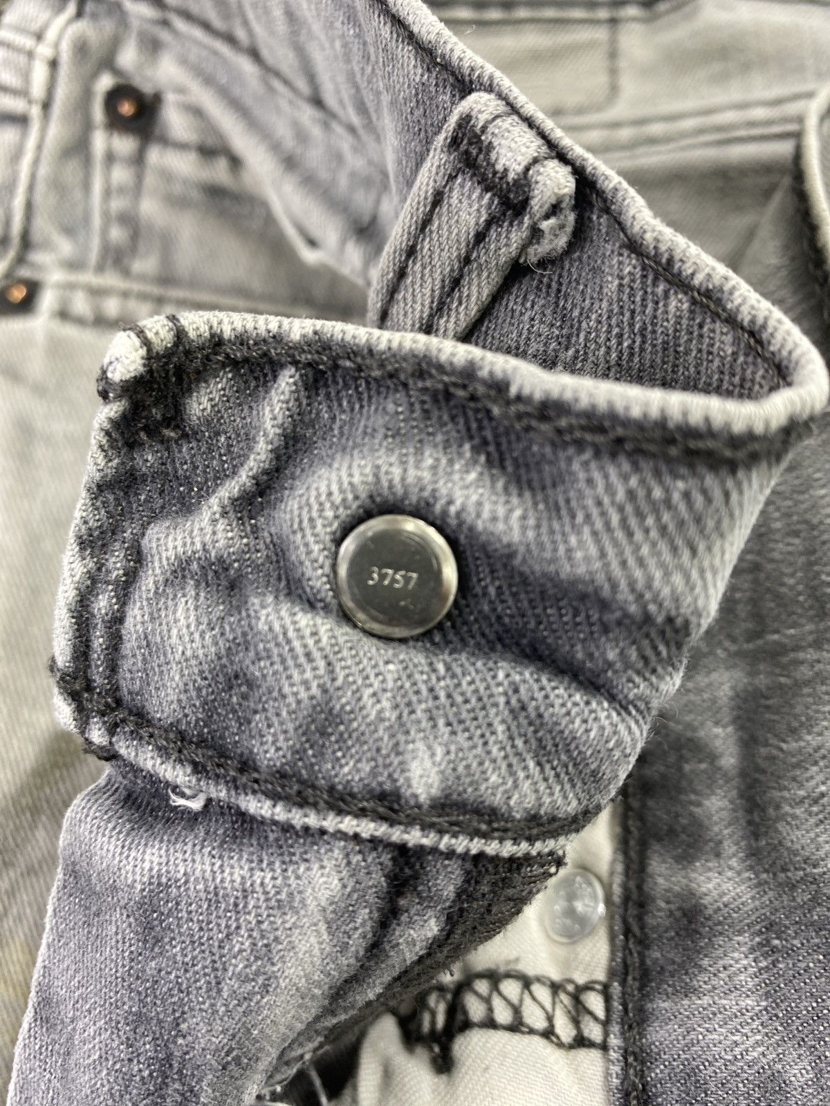 Jean × Levi's × Vintage VINTAGE LEVIS 514 DISTRESSED FADED GREY JEANS-J397 Size US 33 - 6 Thumbnail