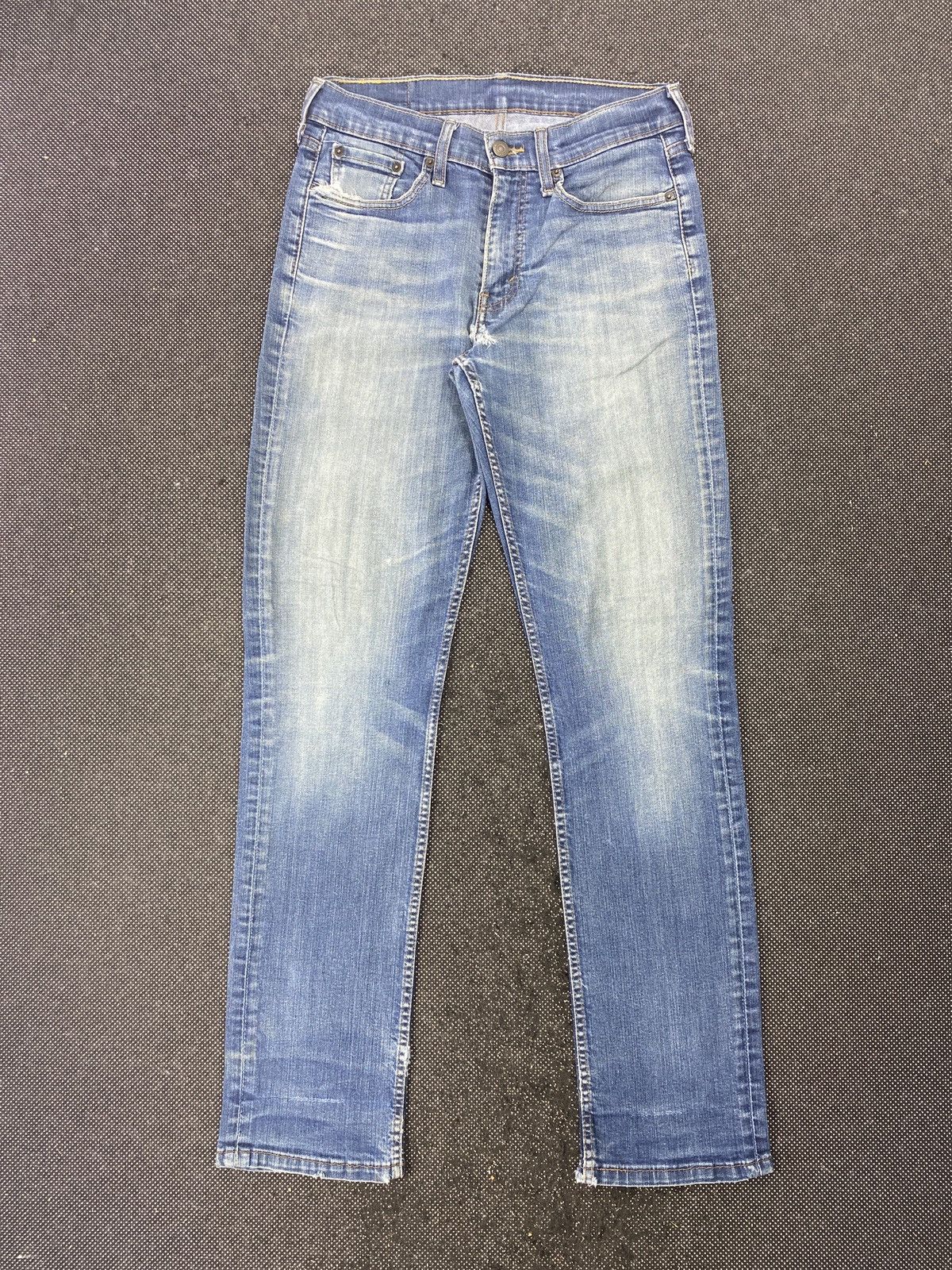 image of Vintage Levis 514 Blue Wash Jeans 30X32-J394, Men's