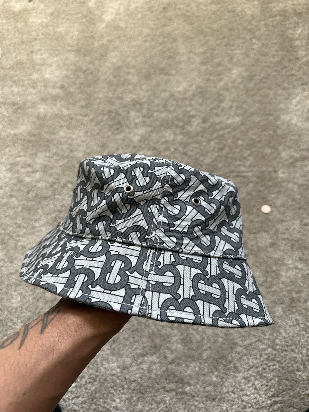Burberry Burberry bucket hat Size 46 - 2 Thumbnail