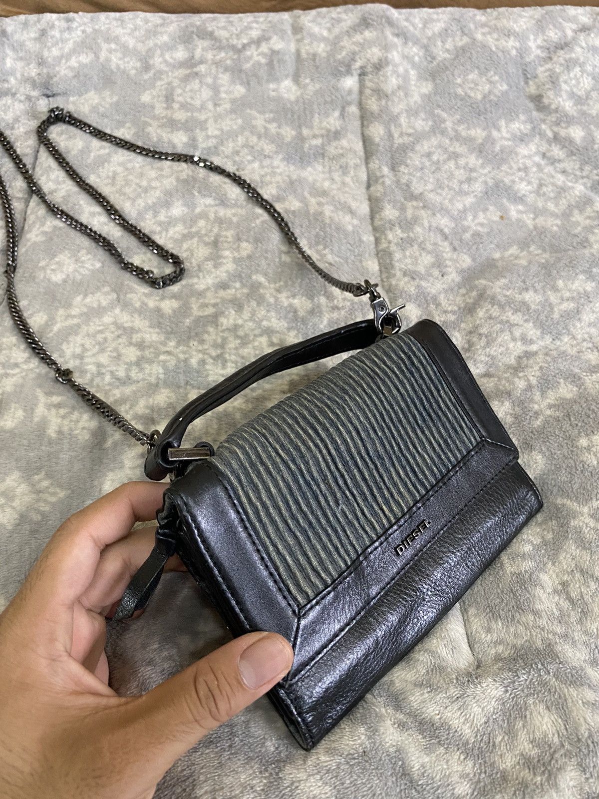 Designer × Diesel × If Six Was Nine Steals💥 Diesel Iron Chain Sling Bag Size ONE SIZE - 3 Thumbnail