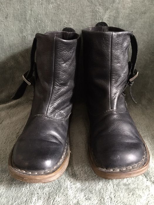 Dr martens tana clearance boots