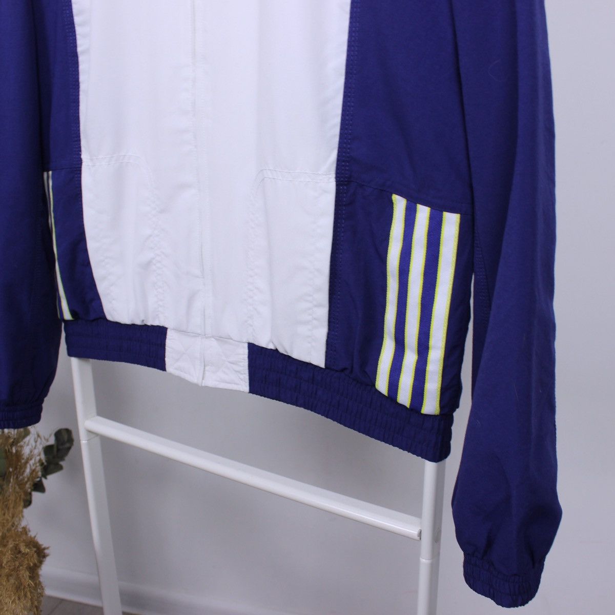 Adidas Vintage Adidas Originals Track Top Jacket Windbreaker Size US L / EU 52-54 / 3 - 5 Thumbnail