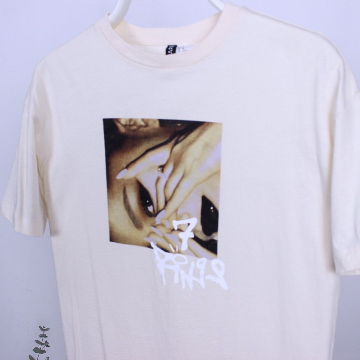 Band Tees Ariana Grande Sweetener Short Sleeve T-shirt Top Size US XS / EU 42 / 0 - 3 Thumbnail