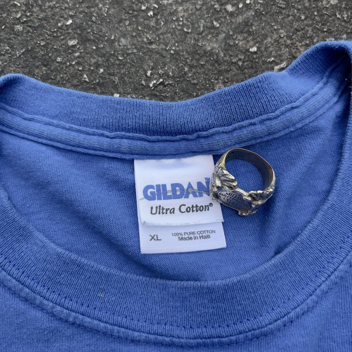 Gildan Vintage COMMUNITY COLLEGE Gildan Ultra Cotton shirt Size US XL / EU 56 / 4 - 4 Thumbnail