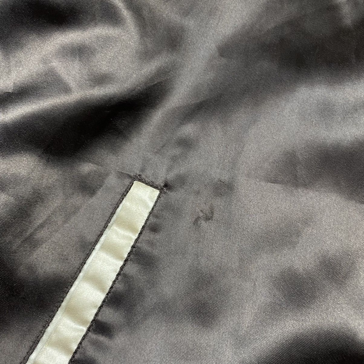 Japanese Brand Vintage Japanese Traditional Nylon Jacket Dragon Tiger Hype Size US L / EU 52-54 / 3 - 9 Thumbnail