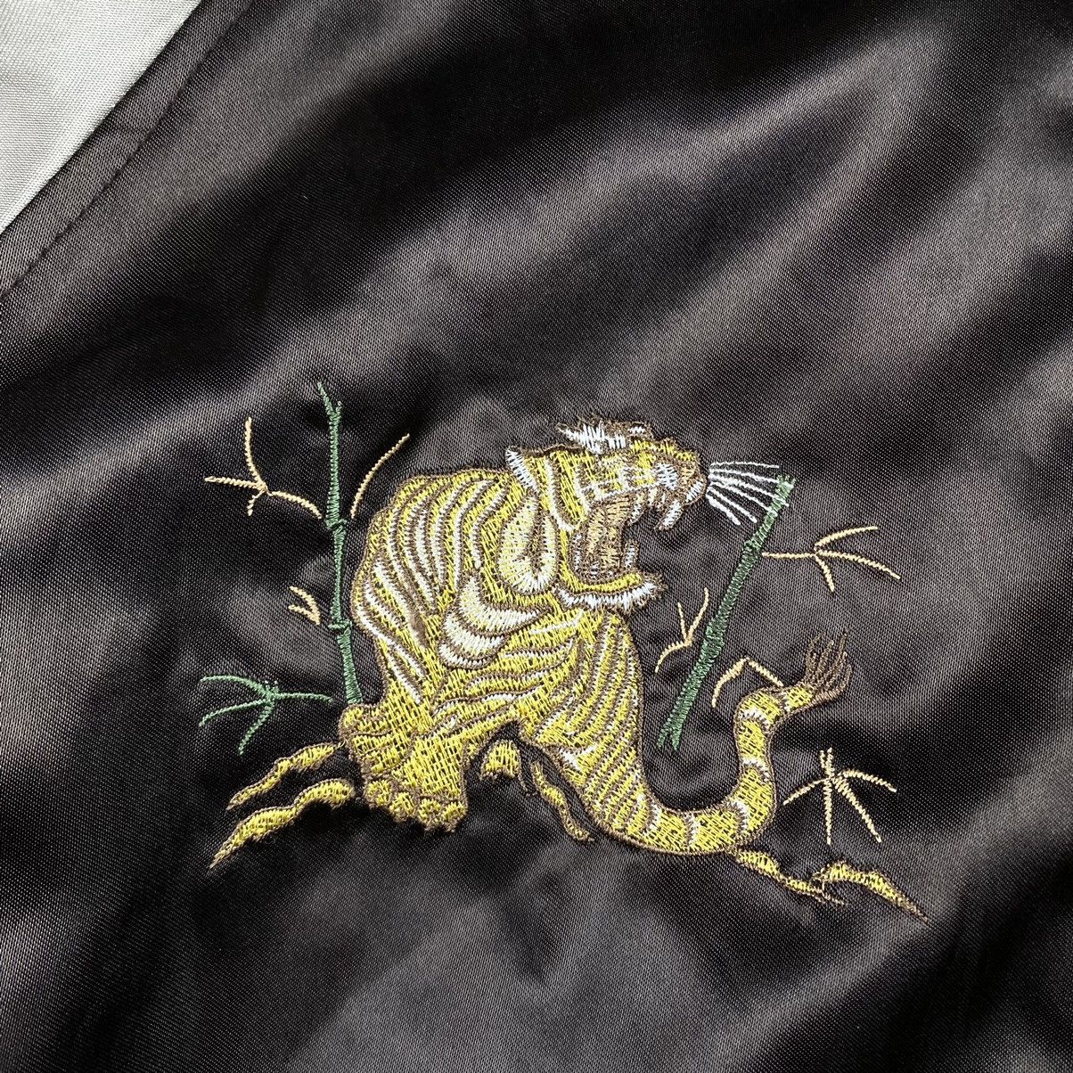 Japanese Brand Vintage Japanese Traditional Nylon Jacket Dragon Tiger Hype Size US L / EU 52-54 / 3 - 4 Thumbnail