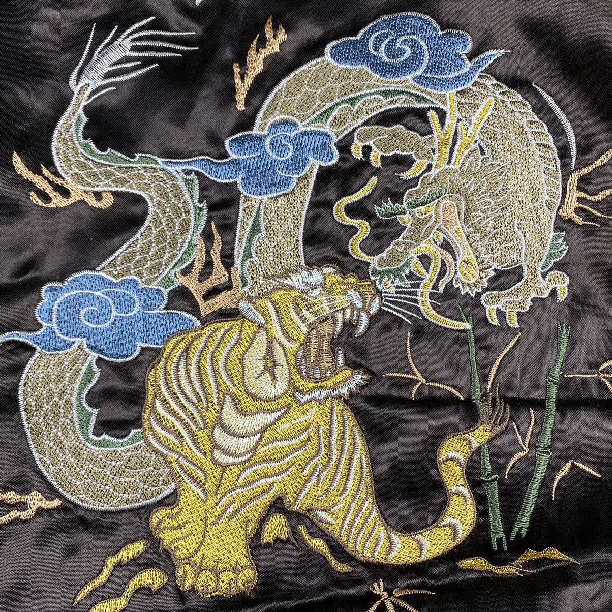 Japanese Brand Vintage Japanese Traditional Nylon Jacket Dragon Tiger Hype Size US L / EU 52-54 / 3 - 16 Thumbnail
