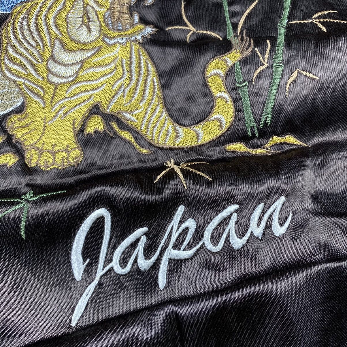 Japanese Brand Vintage Japanese Traditional Nylon Jacket Dragon Tiger Hype Size US L / EU 52-54 / 3 - 17 Thumbnail
