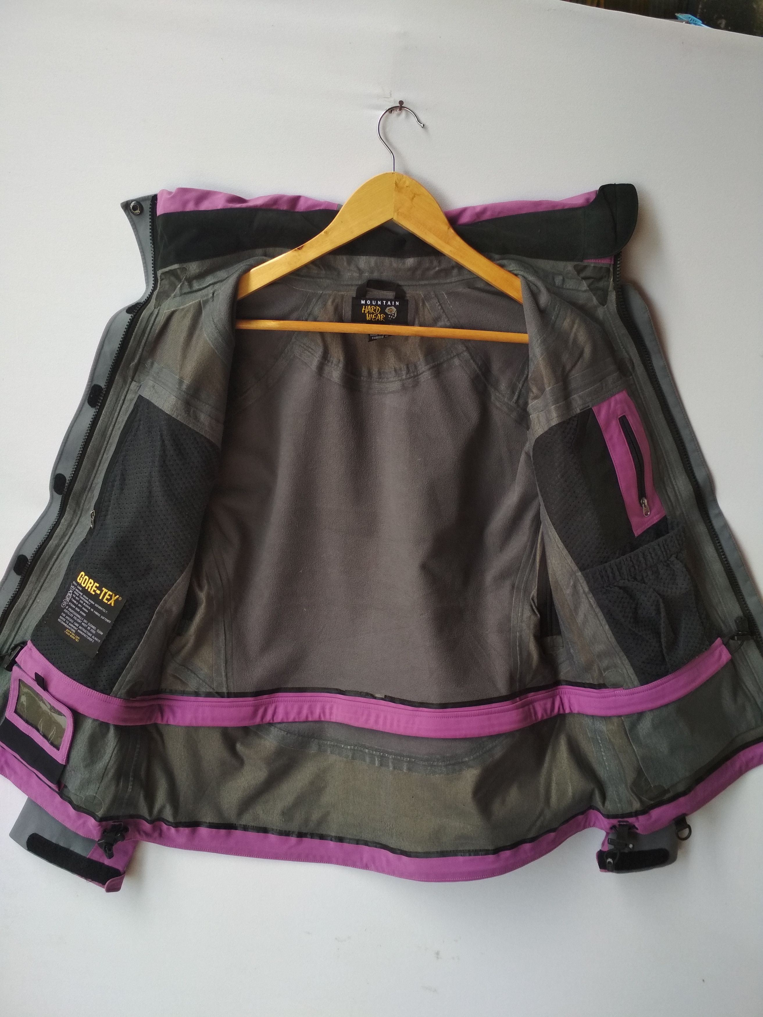 Goretex MOUNTAIN HARDWEAR GORETEX VELCRO STRAP SOFTSHELL JACKET Size US S / EU 44-46 / 1 - 6 Thumbnail
