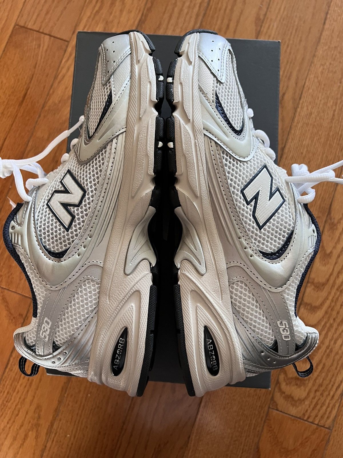 New Balance New Balance 530 Silver Metallic MR530KA Size US 8.5 / EU 41-42 - 3 Thumbnail