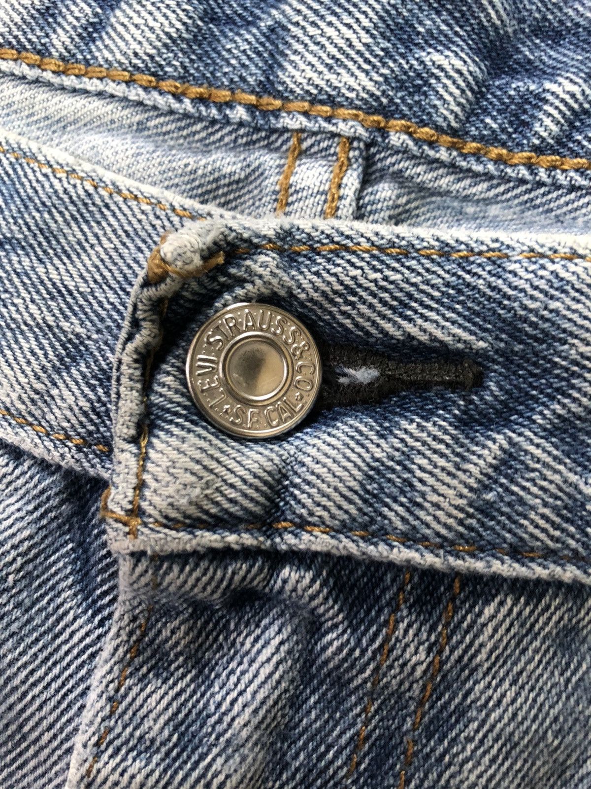 Levi's × Vintage VINTAGE 90s LEVIS 550 BLUE WASH DISTRESSED DENIM Size US 35 - 4 Thumbnail