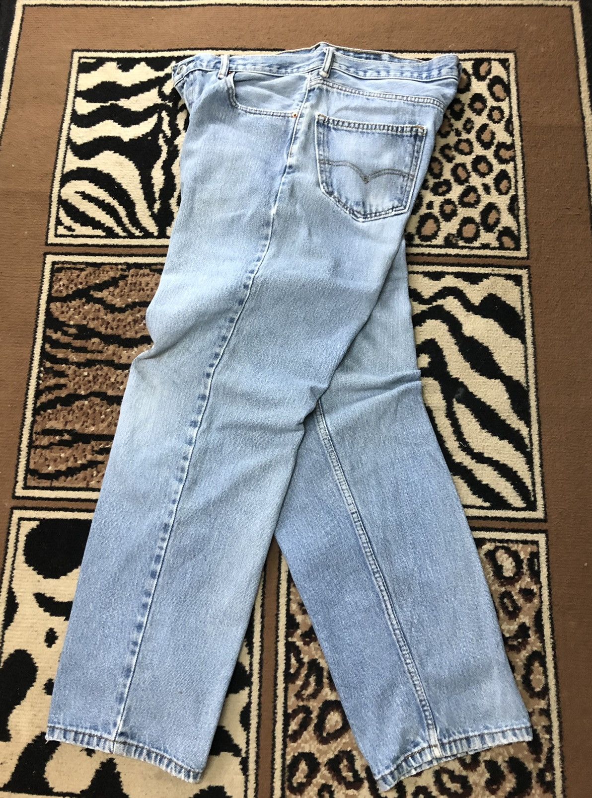 Levi's × Vintage VINTAGE 90s LEVIS 550 BLUE WASH DISTRESSED DENIM Size US 35 - 14 Thumbnail
